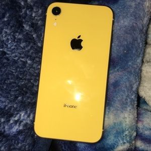 iPhone XR yellow like new